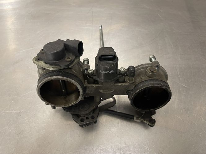 Hovedbilde Harley Davidson V-Rod 2003 Gasspjeld