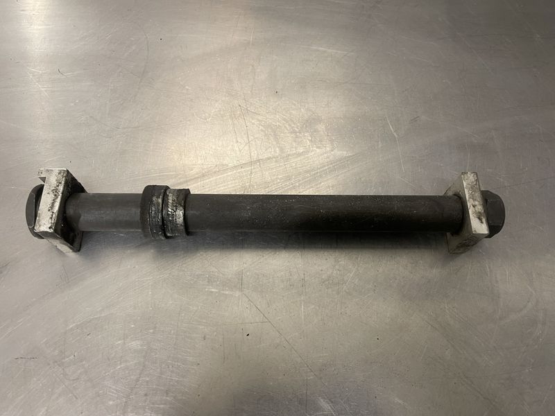 Yamaha TDM 900 2002 Hjulaksel bak