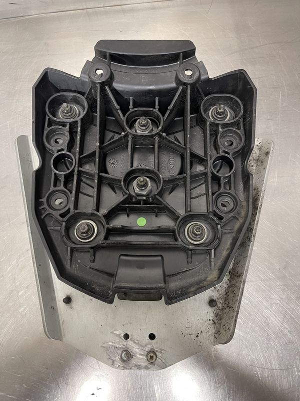 Triumph Tiger 800 2015 Bagasjeboks holder 