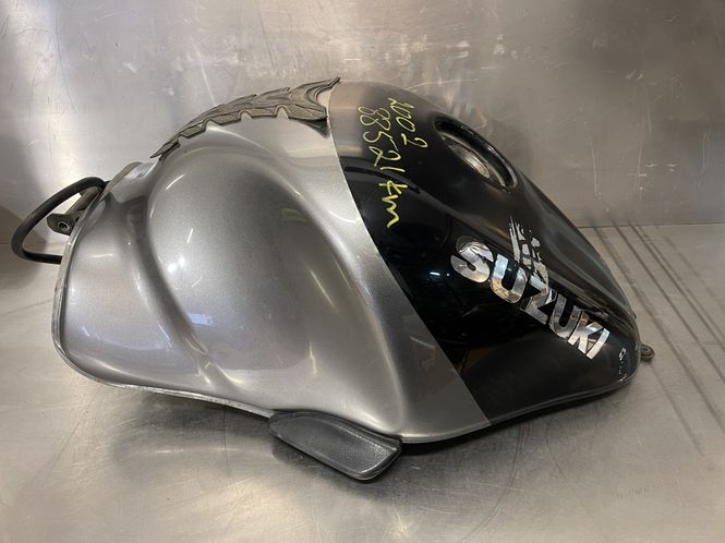 Hovedbilde Suzuki GSX-R Hayabusa 1300 2002 Bensintank 