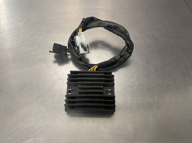 Hovedbilde Honda CBR 600 F4 2002 Spenningsregulator