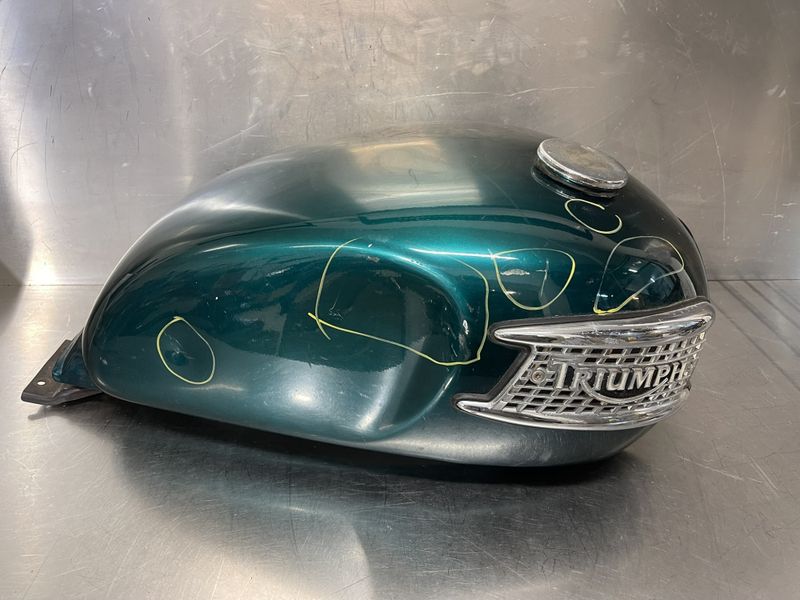 Triumph Legend 900 2000 Bensintank