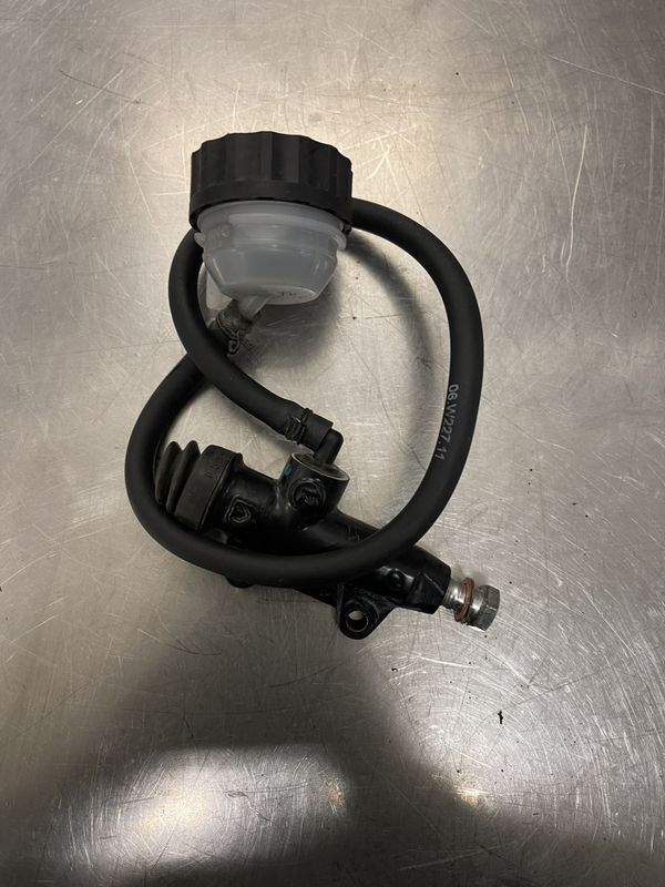Husqvarna Svartpilen 401 2023 Bremsepumpe bakbrems 