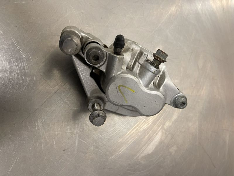 Yamaha XVS1100 Dragstar 2001 Bremsecaliper foran venstre 