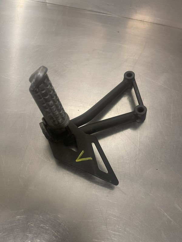 Kawasaki Ninja 125 2020 Fothviler m/brakett passasjer venstre