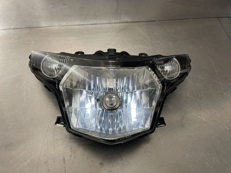 Honda CBR 125 2015 Frontlykt 