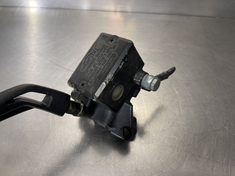 Triumph Legend 900 2000 Bremasepumpe frambrems