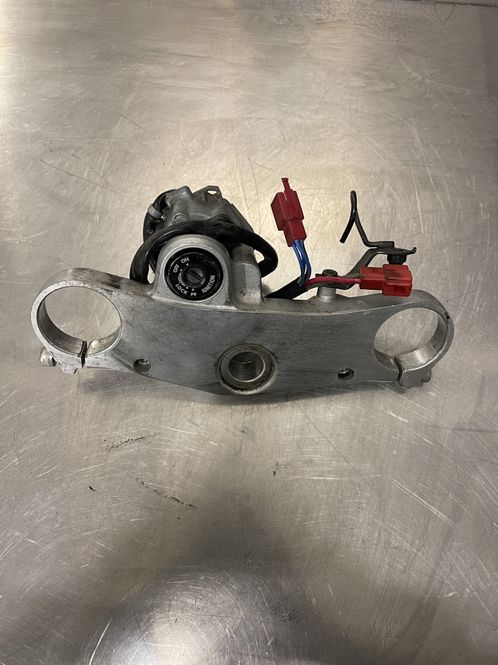 Hovedbilde Yamaha YZF R1000 1997 Styrekrone øvre 